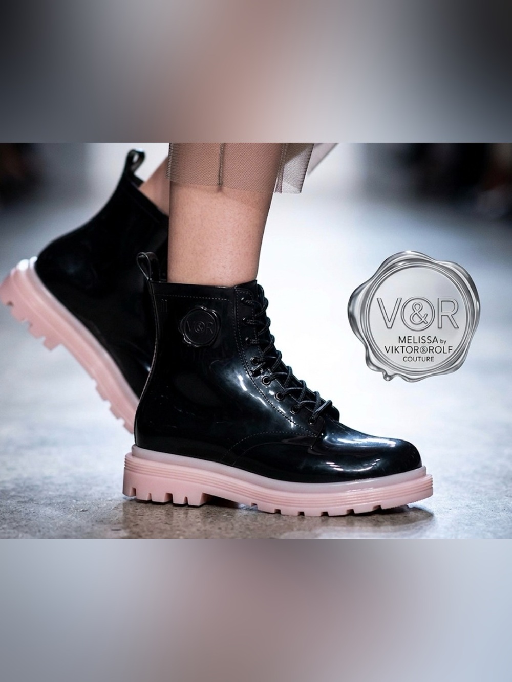 New Authentic Melissa by Viktor & Rolf Couture designer lace up boots 9 display